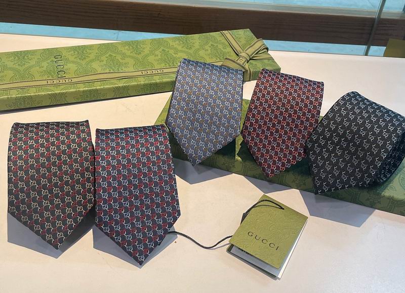 Gucci Tie hm51